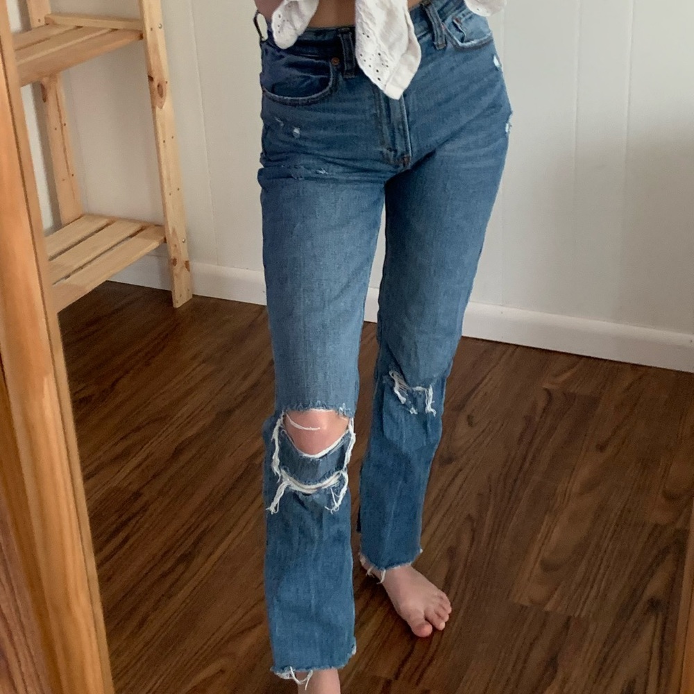 Abercrombie and Fitch The ankle straight ultra high rise medium wash ripped